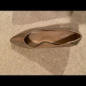 Naturalizer gold pump, size 9, office, night out, holiday party